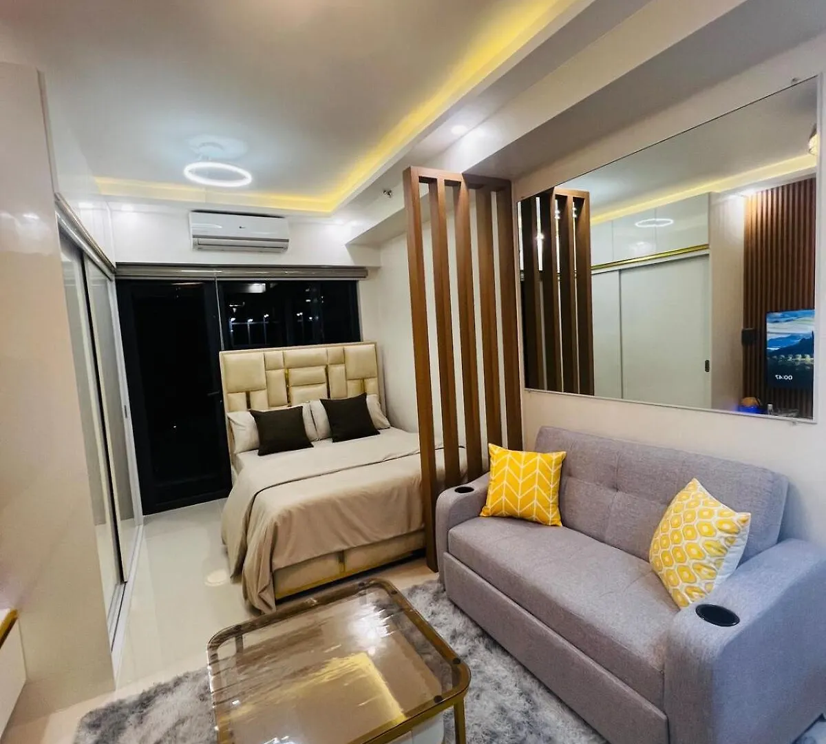 מנילה Modern Makati Condo With Parking & Cityscape Views