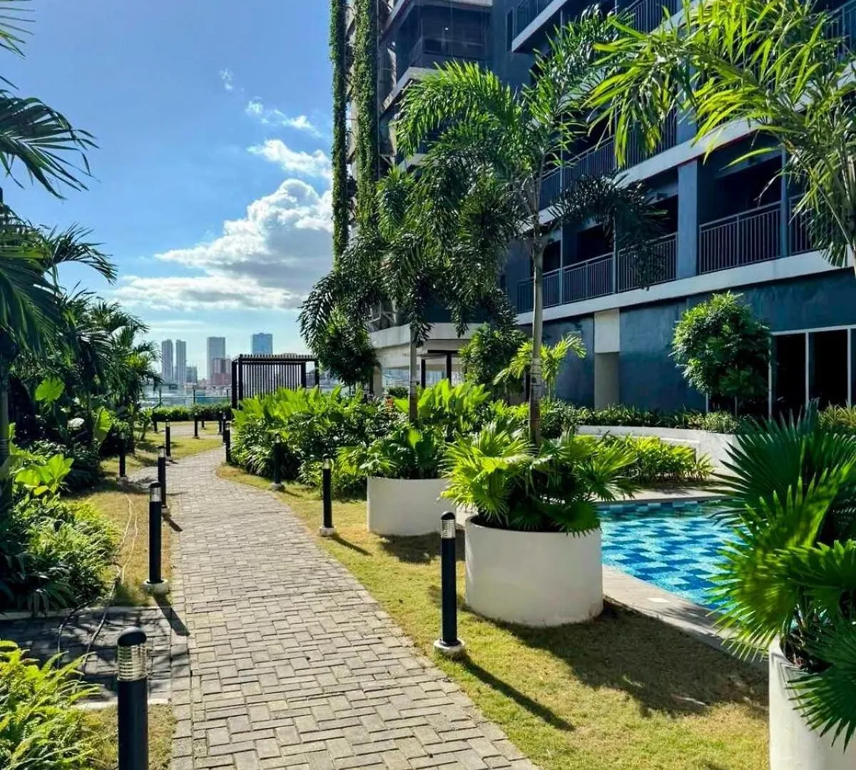 Apartment Modern Makati Condo With Parking & Cityscape Views Manila Philippines