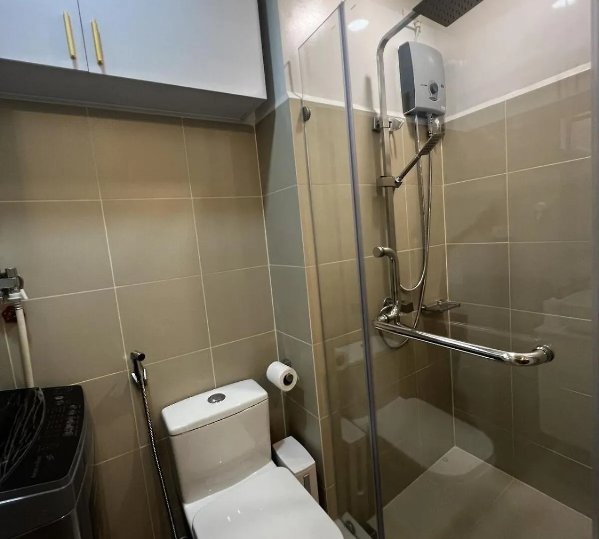 Modern Makati Condo With Parking & Cityscape Views Manila Apartment