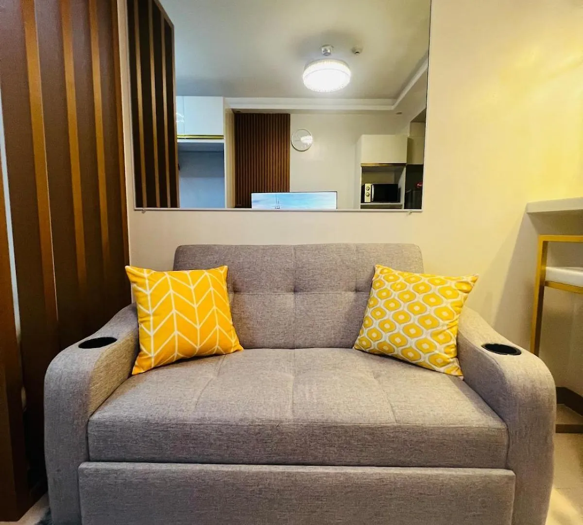 Modern Makati Condo With Parking & Cityscape Views Manila Philippines