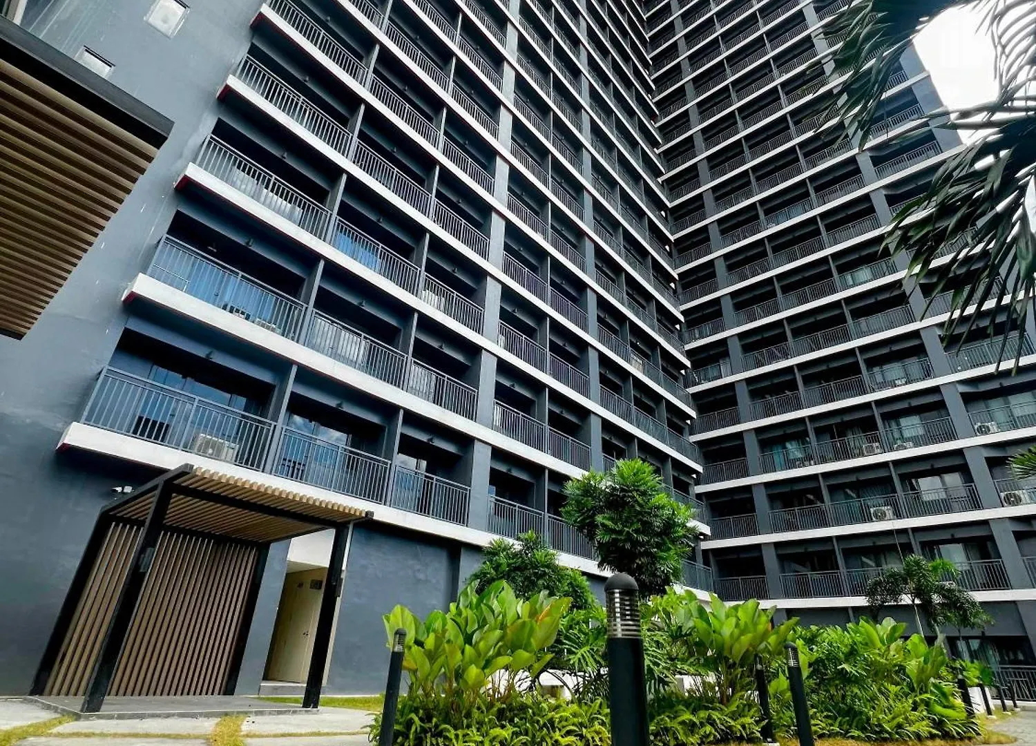 Modern Makati Condo With Parking & Cityscape Views Manila 0*,
