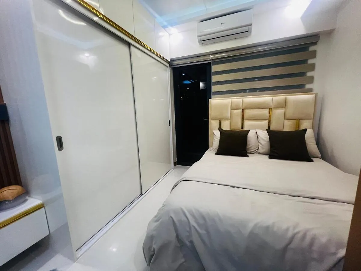 Apartment Modern Makati Condo With Parking & Cityscape Views Manila